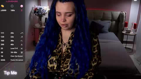 Maya Mils online show from November 2025 01:06:02 AM