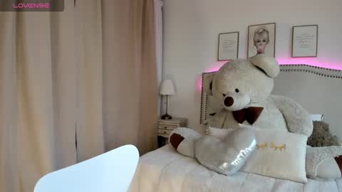 Snapshot of mayajhons chatting on November 2025 11:54:01 AM Mayajhons online show from November 2025 11:54:01 AM