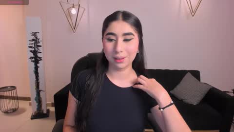 Snapshot of mayamoretti chatting on October 2025 03:28:01 AM Maya online show from October 2025 03:28:01 AM