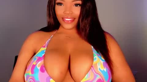 MayBabi online show from November 2025 02:28:02 PM