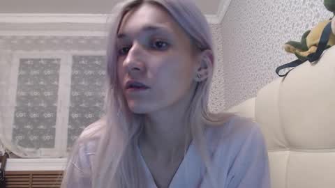 Snapshot of maybe_doll chatting on October 2025 09:04:02 PM maybe_doll online show from October 2025 09:04:02 PM