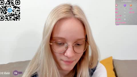 Snapshot of maydaguy chatting on January 2025 09:28:01 AM Megan online show from January 2025 09:28:01 AM