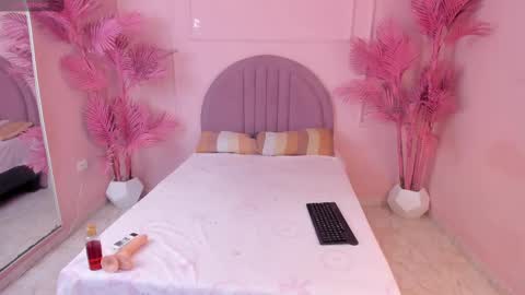 mayevanss online show from October 2025 03:46:02 AM