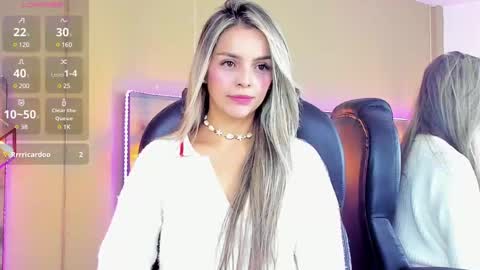 Snapshot of maylinfox chatting on January 2025 01:03:02 PM MaylinFox online show from January 2025 01:03:02 PM
