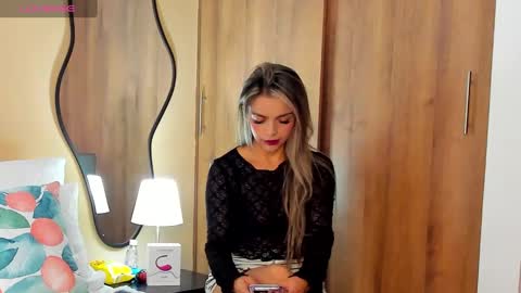 Snapshot of maylinfox chatting on February 2025 12:57:02 PM MaylinFox online show from February 2025 12:57:02 PM