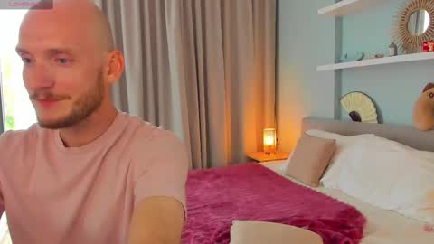 Snapshot of maypeach chatting on February 2025 06:28:01 AM Angie Alex online show from February 2025 06:28:01 AM