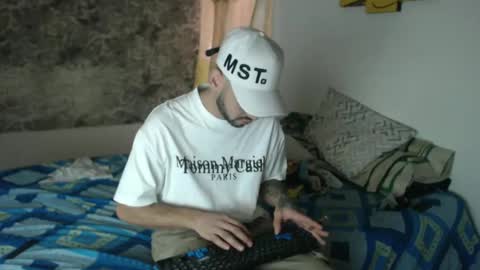 Snapshot of maythedesirelive chatting on December 2024 08:50:01 PM thonny online show from December 2024 08:50:01 PM