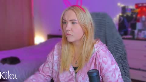 Kiku online show from October 2025 06:18:01 PM