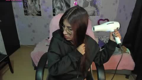 Snapshot of medussa_kat chatting on November 2025 04:46:01 AM Katrina online show from November 2025 04:46:01 AM