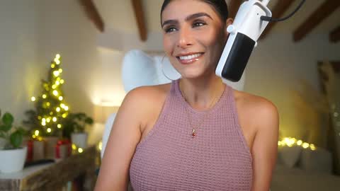 Andrea  online show from December 2024 09:28:02 PM