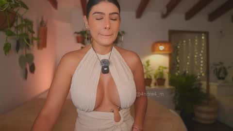 Andrea  online show from November 2025 11:33:01 AM