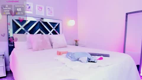 Snapshot of meelody7 chatting on October 2025 11:43:02 AM Melody online show from October 2025 11:43:02 AM