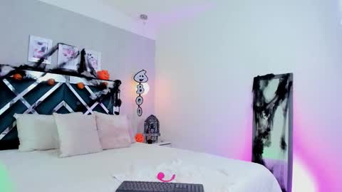 Snapshot of meelody7 chatting on October 2025 11:44:02 AM Melody online show from October 2025 11:44:02 AM