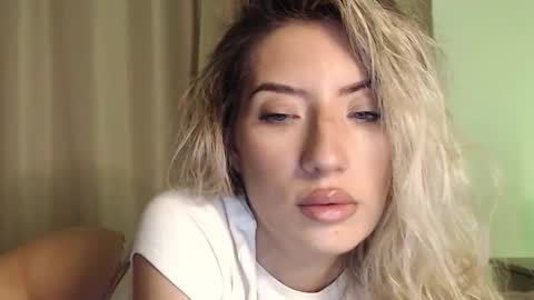 Snapshot of megan_blazee chatting on October 2025 07:03:01 PM Megan Blazee online show from October 2025 07:03:01 PM