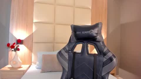 MEGAN COOPER online show from October 2025 02:23:01 AM