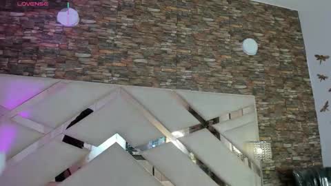     online show from November 2025 11:21:02 AM