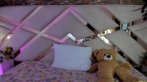     online show from December 2025 12:21:02 PM