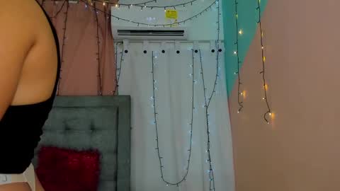 Snapshot of megan_kis9 chatting on December 2024 03:52:01 PM megan online show from December 2024 03:52:01 PM