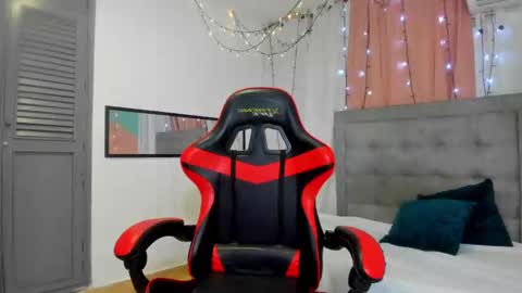 Snapshot of megan_kis9 chatting on February 2025 02:57:01 PM megan online show from February 2025 02:57:01 PM