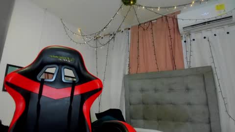 Snapshot of megan_kis9 chatting on February 2025 06:19:01 PM megan online show from February 2025 06:19:01 PM