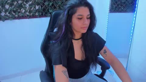 megan white 01  online show from March 2025 04:43:02 AM