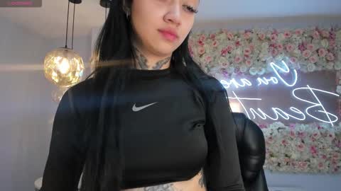 Snapshot of megancross1 chatting on November 2025 12:16:02 AM Megan Cross online show from November 2025 12:16:02 AM