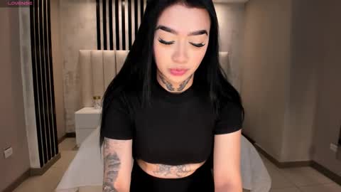 Snapshot of megancross1 chatting on November 2025 11:37:02 PM Megan Cross online show from November 2025 11:37:02 PM