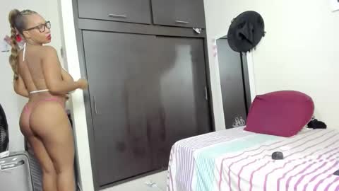 Snapshot of meganhotxx2 chatting on October 2025 04:13:01 AM megan online show from October 2025 04:13:01 AM