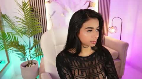 Snapshot of meganlowell chatting on November 2025 10:25:01 PM Megan Lowell online show from November 2025 10:25:01 PM