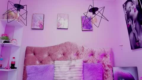 Snapshot of megann_noa chatting on November 2025 08:09:01 PM Megann Noa online show from November 2025 08:09:01 PM