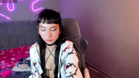 meganpeach_ online show from November 2025 01:10:02 PM