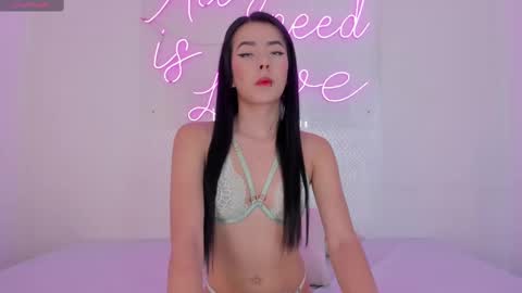 Snapshot of meganritz_ chatting on October 2025 03:57:01 AM Meganritz online show from October 2025 03:57:01 AM