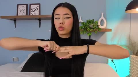 Snapshot of meganritz_ chatting on November 2025 08:07:01 PM Meganritz online show from November 2025 08:07:01 PM