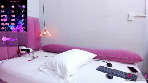 Megan  online show from September 2025 07:28:02 PM