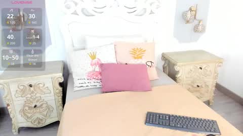 Snapshot of meganstar__ chatting on November 2025 12:27:02 PM Megan online show from November 2025 12:27:02 PM