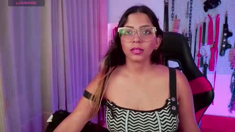 Snapshot of meggan_greey chatting on October 2025 09:35:01 PM Your best slave online show from October 2025 09:35:01 PM
