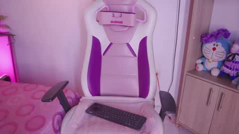 Snapshot of meggie_1j chatting on November 2025 11:14:02 PM Meggie 1J online show from November 2025 11:14:02 PM