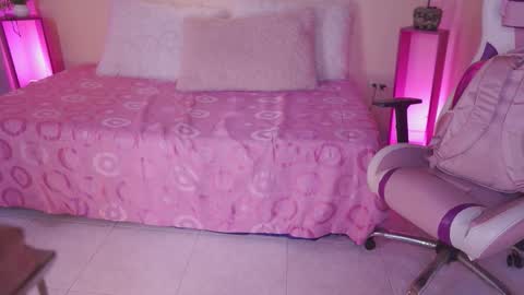 Snapshot of meggie_1j chatting on November 2025 11:04:01 PM Meggie 1J online show from November 2025 11:04:01 PM