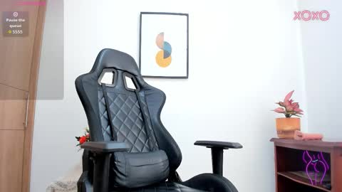 Snapshot of meghan_falcon chatting on October 2025 01:33:02 PM Meghan online show from October 2025 01:33:02 PM