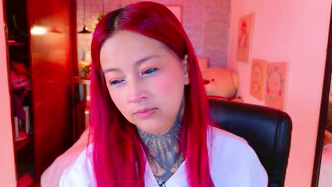 Snapshot of meghan_nill chatting on November 2025 03:06:02 AM Meghan online show from November 2025 03:06:02 AM