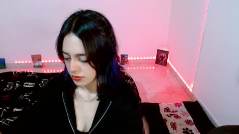 Snapshot of mei04_ chatting on October 2025 02:31:02 AM Melissa online show from October 2025 02:31:02 AM