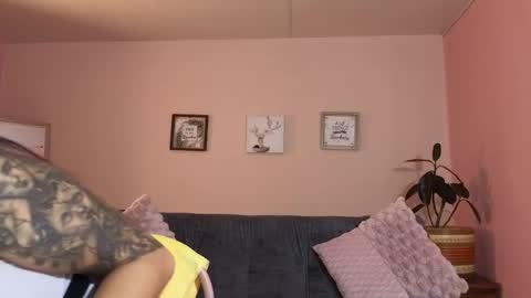 Snapshot of mei_naughtycat chatting on October 2025 11:19:01 AM Mei online show from October 2025 11:19:01 AM