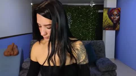 Snapshot of mei_naughtycat chatting on November 2025 12:05:01 PM Mei online show from November 2025 12:05:01 PM