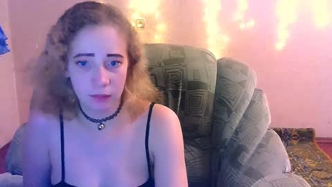 Snapshot of mel_mellie chatting on January 2025 09:45:01 PM Mel Mellie online show from January 2025 09:45:01 PM