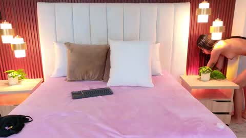 melani gb online show from September 2025 02:05:01 AM