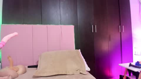 MELANI - online show from December 2024 02:42:02 PM