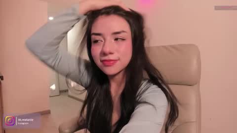 Snapshot of melanie_owo chatting on November 2025 10:31:02 PM Melanie online show from November 2025 10:31:02 PM