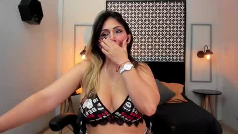 Snapshot of melanie_silver_ chatting on October 2025 02:19:01 PM Melanie online show from October 2025 02:19:01 PM