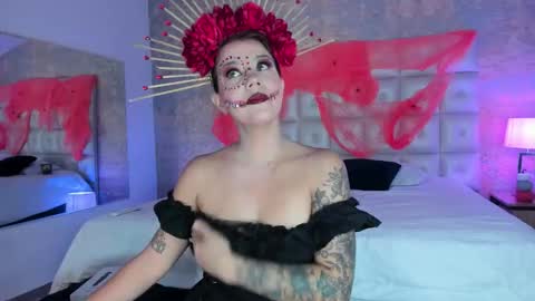 Snapshot of melanieroux chatting on October 2025 12:03:02 PM Melanie Roux online show from October 2025 12:03:02 PM