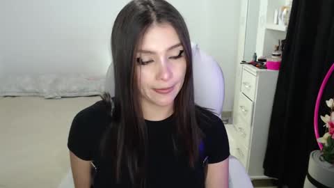 Snapshot of melanniegarzon chatting on October 2025 07:01:02 PM Melannie online show from October 2025 07:01:02 PM